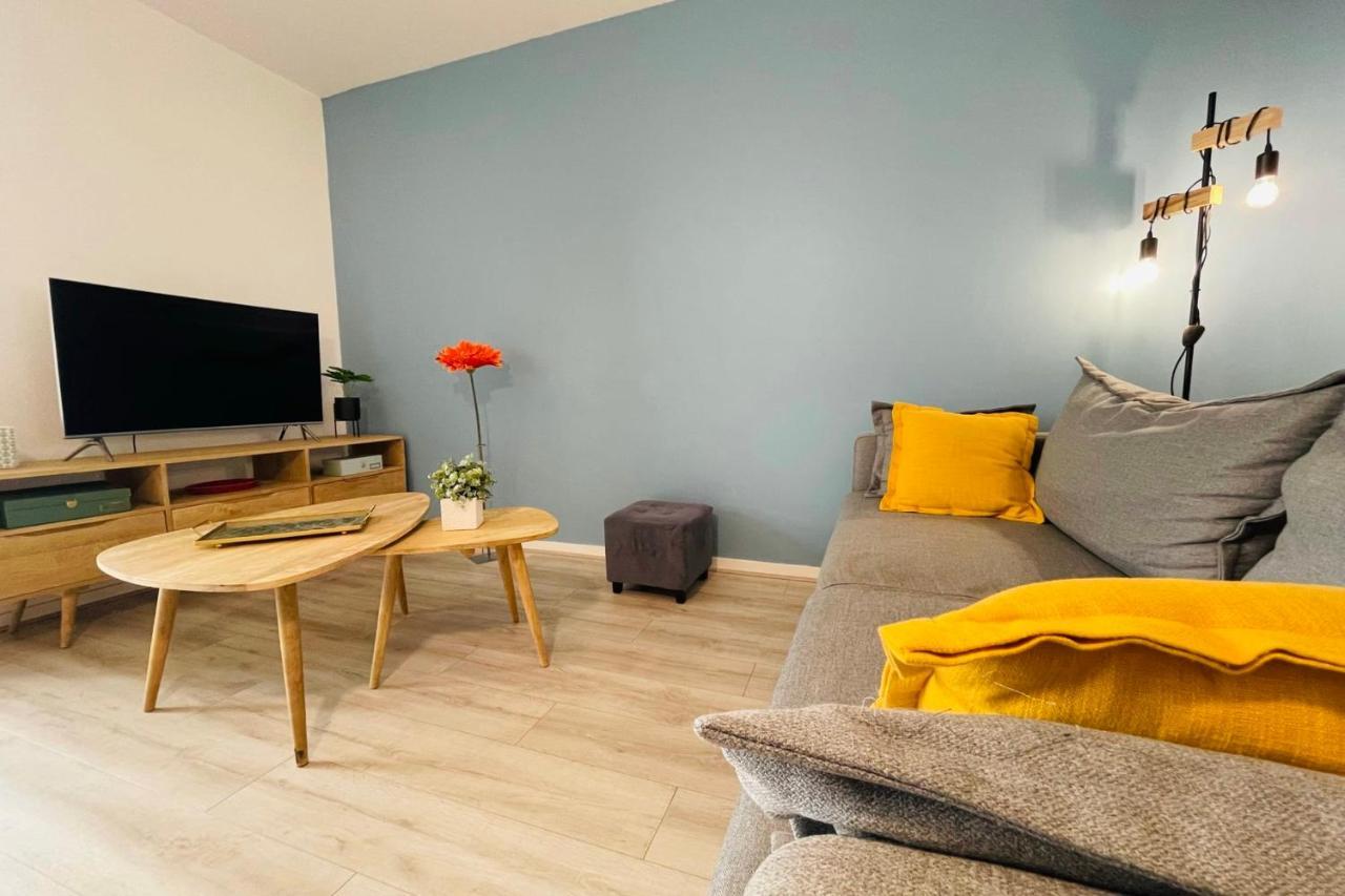 Bright Apartment In A New Building With Garage Tours Eksteriør bilde
