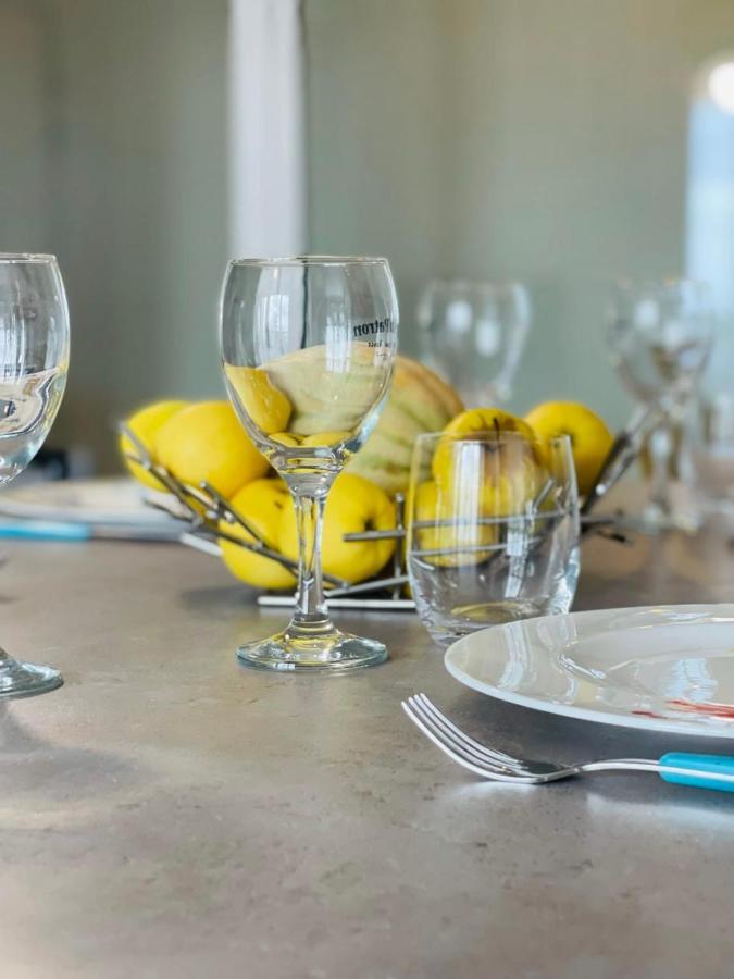 Bright Apartment In A New Building With Garage Tours Eksteriør bilde
