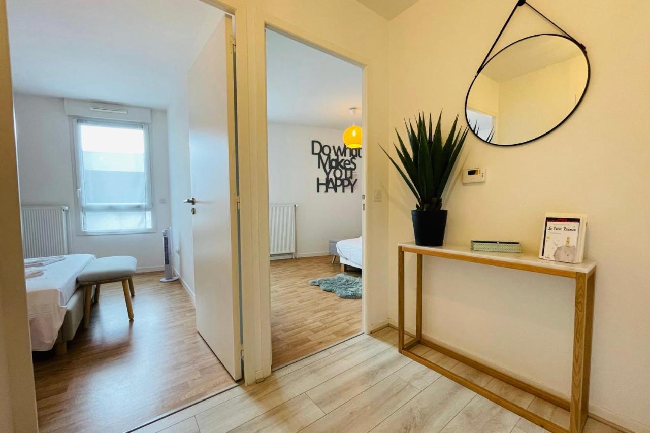 Bright Apartment In A New Building With Garage Tours Eksteriør bilde